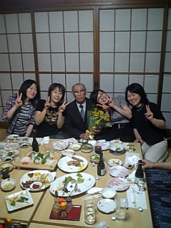 http://www.fukukomachi.com/blog/photo/090613_212759.jpg